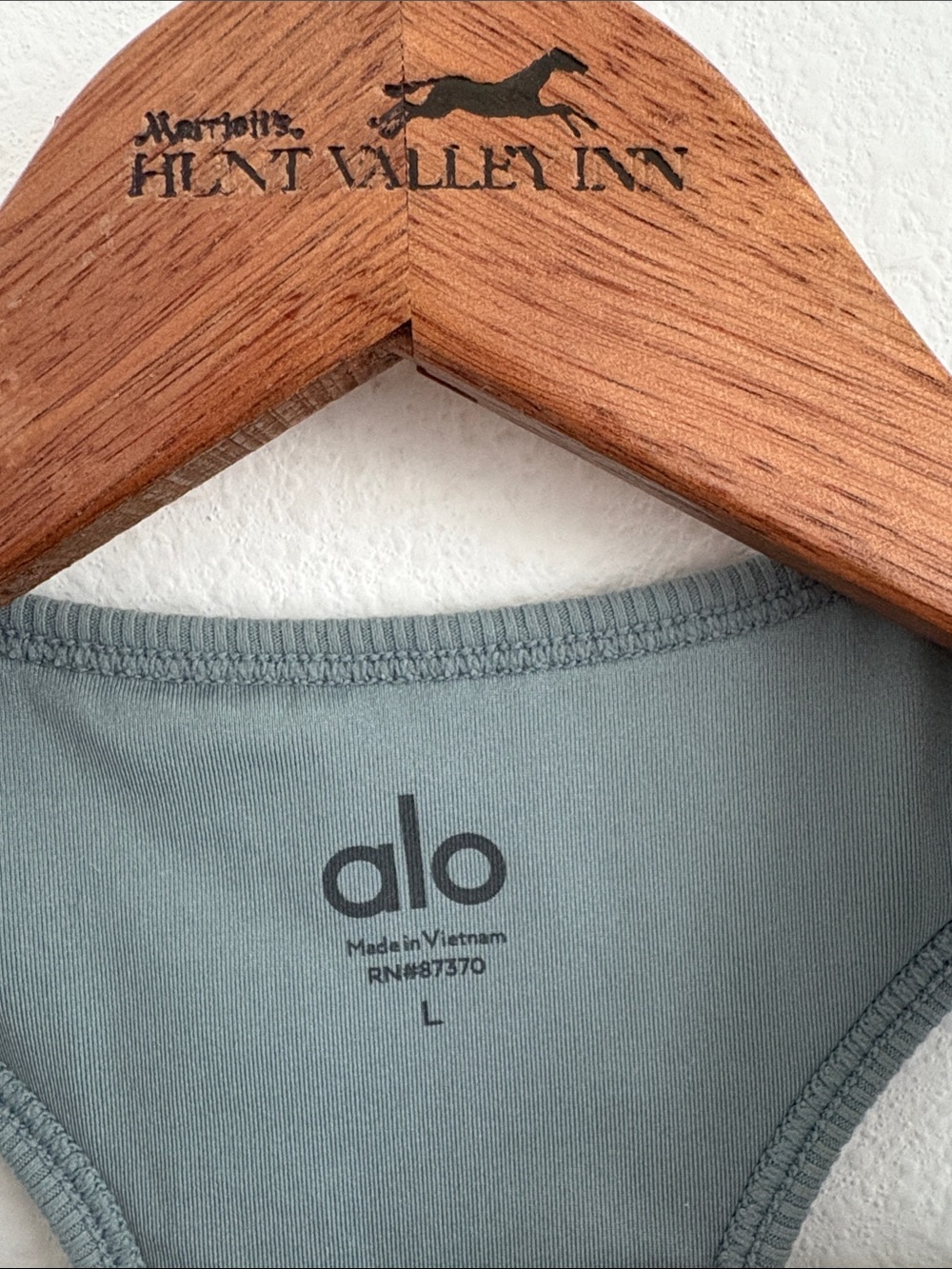 ALO YOGA Goddess ribbed tank size large cosmic blue - Picture 5 of 7